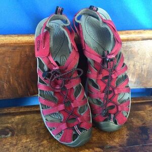 KEEN Whisper Sandals US 9 Red Strappy Sport Sandals
